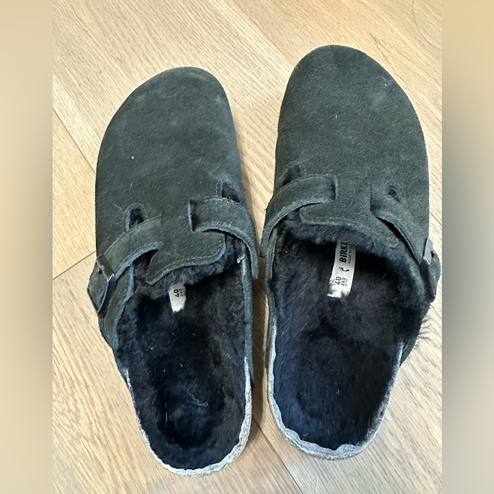 Woman’s Birkenstock Black Shearling - Picture 3 of 6